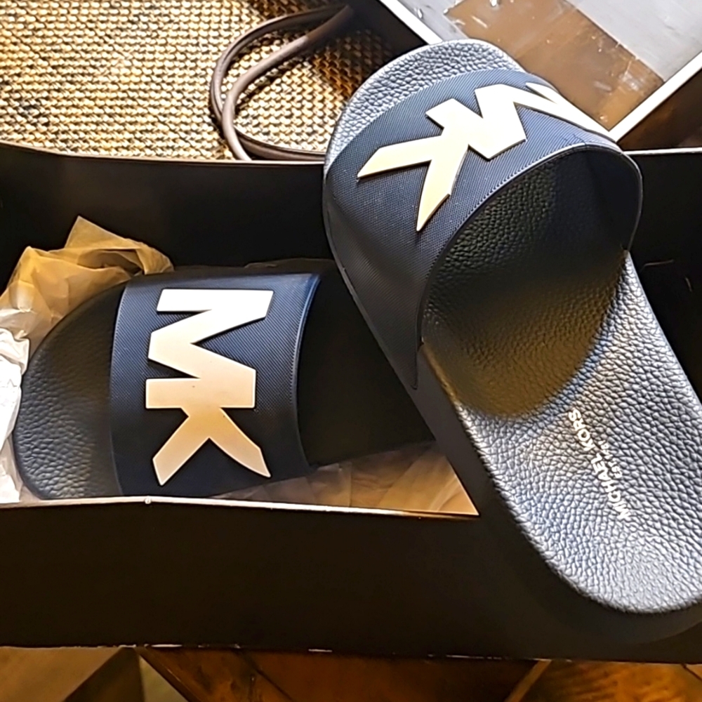 NEW MICHAEL KORS SANDALS